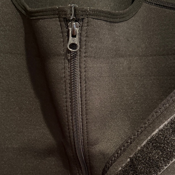 Black Women’s Sports Workout Vest - Picture 7 of 12